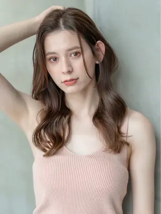 セミロング レイヤー似合わせ 透明感カラーりきやのヘアスタイル