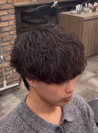 パーマ メンズ センターパート/フェ ザー🔥SHUYAのヘアスタイル