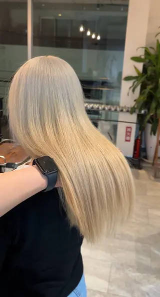 ロング カラー パーマ ヘアアレンジ ブリーチカラー🤍 颯馬🐈‍⬛のヘアスタイル