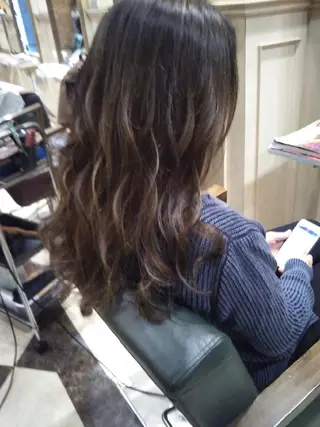 ロング カラー 鈴木 優一のヘアスタイル