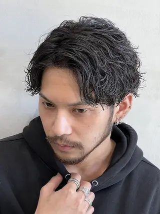 パーマ 八原 良来のヘアスタイル