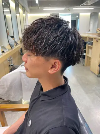 ショート パーマ メンズ マエダ リョウのヘアスタイル