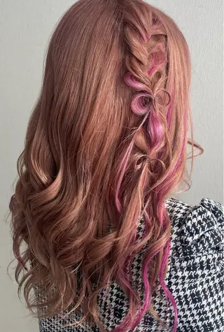 セミロング ワンズリー中明度 店舗公式のヘアスタイル
