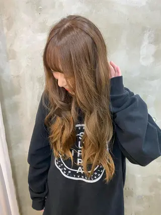 ロング カラー ヘアアレンジ 志賀 あずみのヘアスタイル