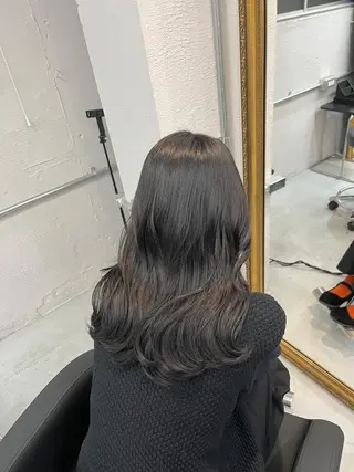 ロング カラー グレージュ/透け感 カラー/透明感カラーのヘアスタイル