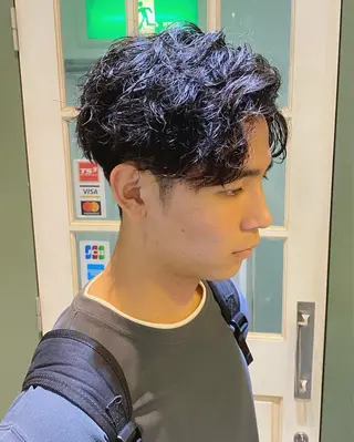 ミディアム パーマ メンズ キマるメンズパーマ クメユウキのヘアスタイル
