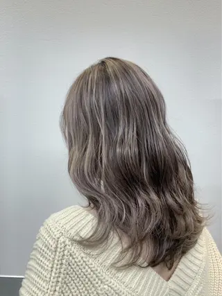 ミディアム 🌕透明感カラー @ENTER大名のヘアスタイル