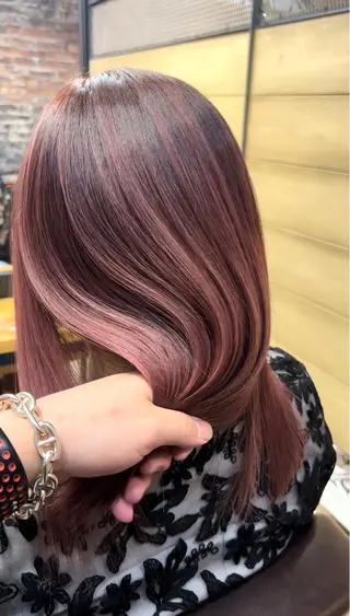 セミロング 髪質改善カラー、美髪 トリートメント専門のヘアスタイル