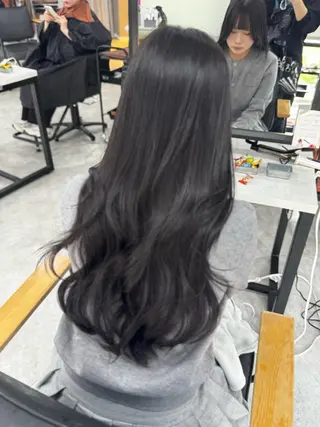 ロング カラー 赤み無し柔らかカラー 【梅田】madokaのヘアスタイル