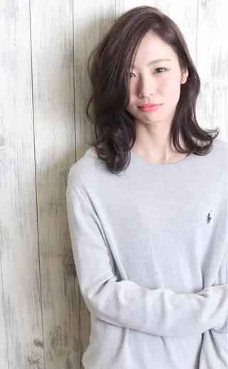 セミロング 鈴木 悠のヘアスタイル