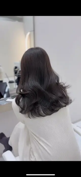 ロング カラー パーマ TOMO/ブリーチ 無しオリーブのヘアスタイル