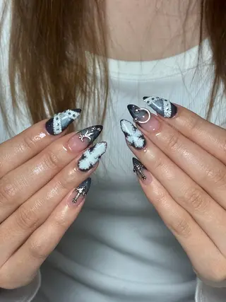 ネイル Yuna 𝝑𝝔*.+゚のネイルデザイン