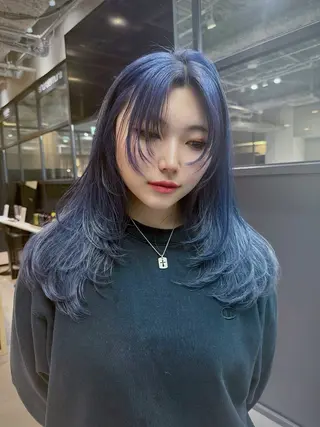 ロング 前嶋 愛友のヘアスタイル