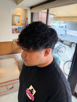 ショート パーマ メンズ 西浦 智也のヘアスタイル