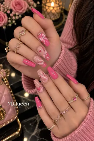 ネイル M.Queenネイル サロン天神今泉店のネイルデザイン