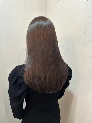 ロング 高柳 麻美のヘアスタイル