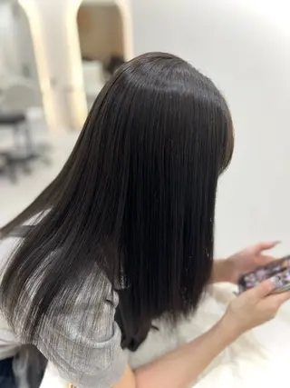 セミロング カラー Zina aimiのヘアスタイル
