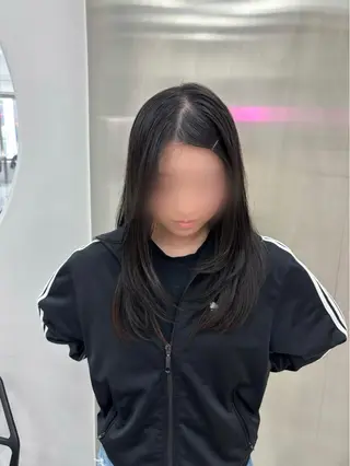 セミロング カラー 抜け感レイヤー︴ ニュアンスカラーのヘアスタイル