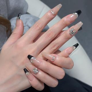 ネイル Queens テイのネイルデザイン