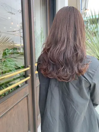セミロング カラー 吉原 由菜のヘアスタイル