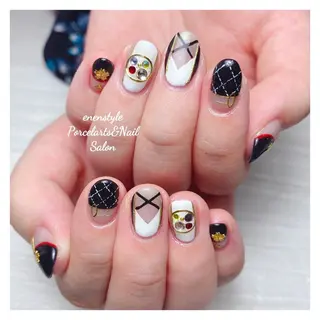 ミディアム ネイル 🐾enen style 🐾のネイルデザイン