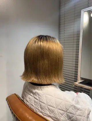ショート バタフライレイヤー/ ニシトモユキのヘアスタイル
