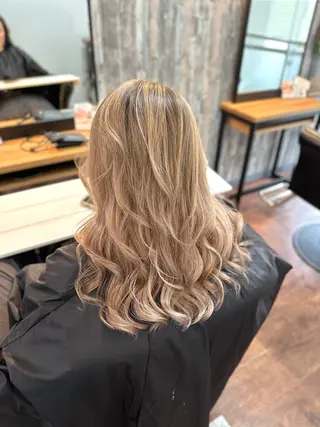 セミロング カラー Luzir⭐︎ GEN⭐︎のヘアスタイル
