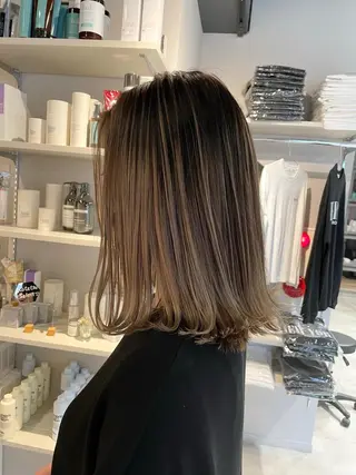 ミディアム カラー ブリーチ👩🦳/ ✂︎MANAMIのヘアスタイル