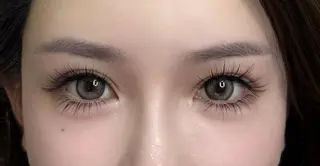 マツエク・マツパ Vivi💜マツエク 🐈‍⬛新大久保のマツエク・マツパデザイン