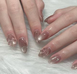 ネイル LAVISH sakiのネイルデザイン