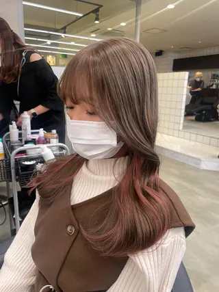 ロング カラー 抜け感レイヤー︴ ニュアンスカラーのヘアスタイル