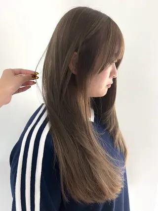 セミロング カラー kosoraレイヤー ハイトーン/デザインのヘアスタイル