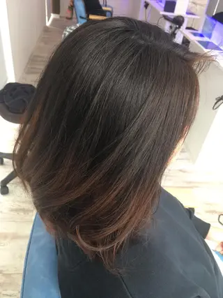 ショート カラー 白井 つづりのヘアスタイル