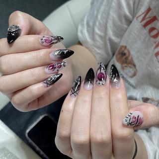 ネイル Queens テイのネイルデザイン