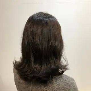 セミロング カラー arisa .のヘアスタイル