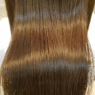 カラー 荒山 栞奈のヘアスタイル