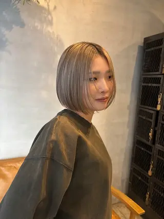 ミディアム om's poka 伊藤百花のヘアスタイル