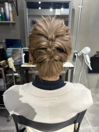 ミディアム 佐伯 桃のヘアスタイル
