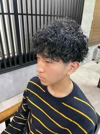 ショート パーマ メンズ 勝毛 広貴のヘアスタイル
