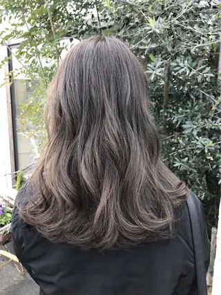 セミロング 小川 美咲のヘアスタイル