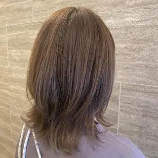 セミロング カラー ERIKO Tのヘアスタイル