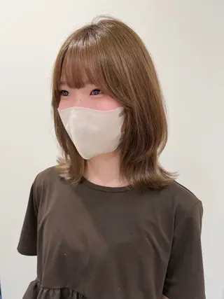 ミディアム 小顔レイヤー/ ベージュ🤍Rieのヘアスタイル