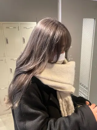 ロング カラー 抜け感レイヤー︴ ニュアンスカラーのヘアスタイル