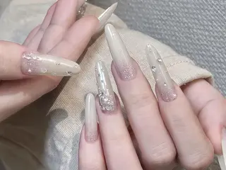 ネイル Queenie 🦋のネイルデザイン
