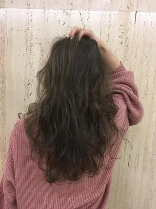 ロング カラー 山本 早織のヘアスタイル