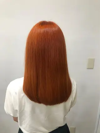 ロング 寒色/ベージュヘア ブリーチありMiOのヘアスタイル