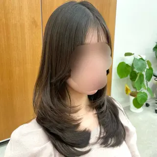 セミロング minami🤎 レイヤーカットのヘアスタイル