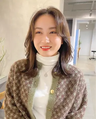 ミディアム パーマ レイヤーカットのプロ 大人ヘア宮森貴志のヘアスタイル