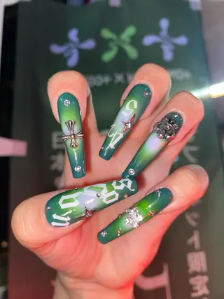 ネイル 個性派🌺推しネイル 💅💞hota🐇のネイルデザイン