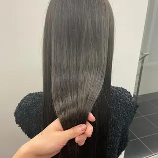 ロング カラー ひなた あゆみのヘアスタイル